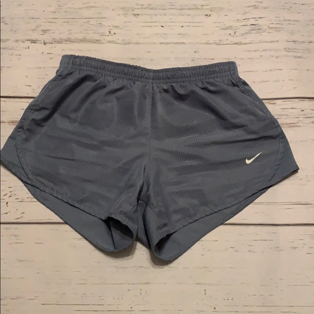 nike shorts grey with pattern